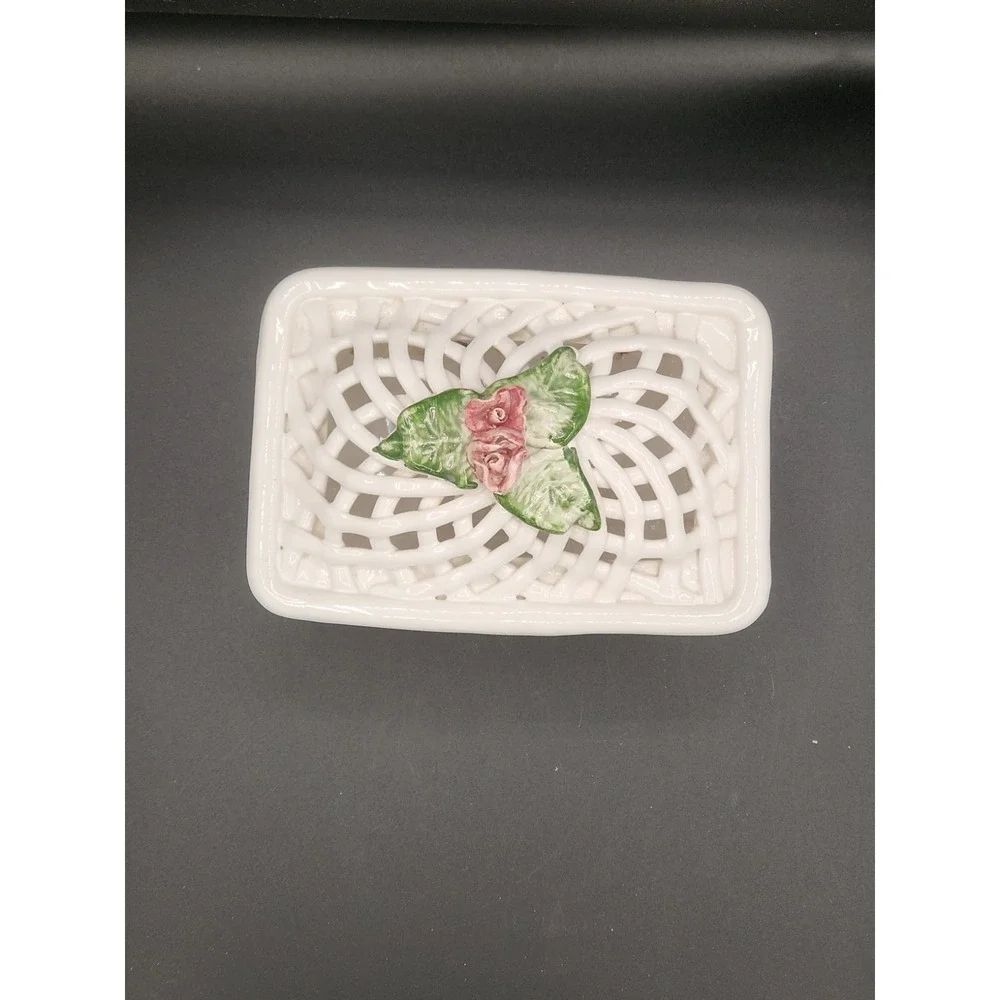 VIntage Savoir Vivre porcelain open-weave rectangular‎ lidded box Lattice Design